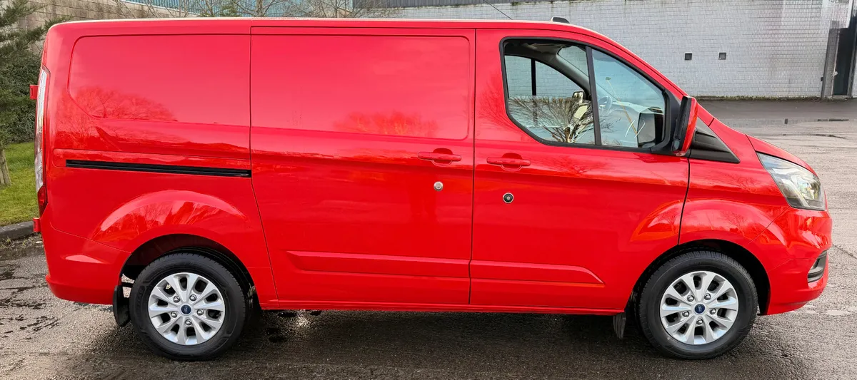 2021 Ford Custom Limited 59,000km - Image 3