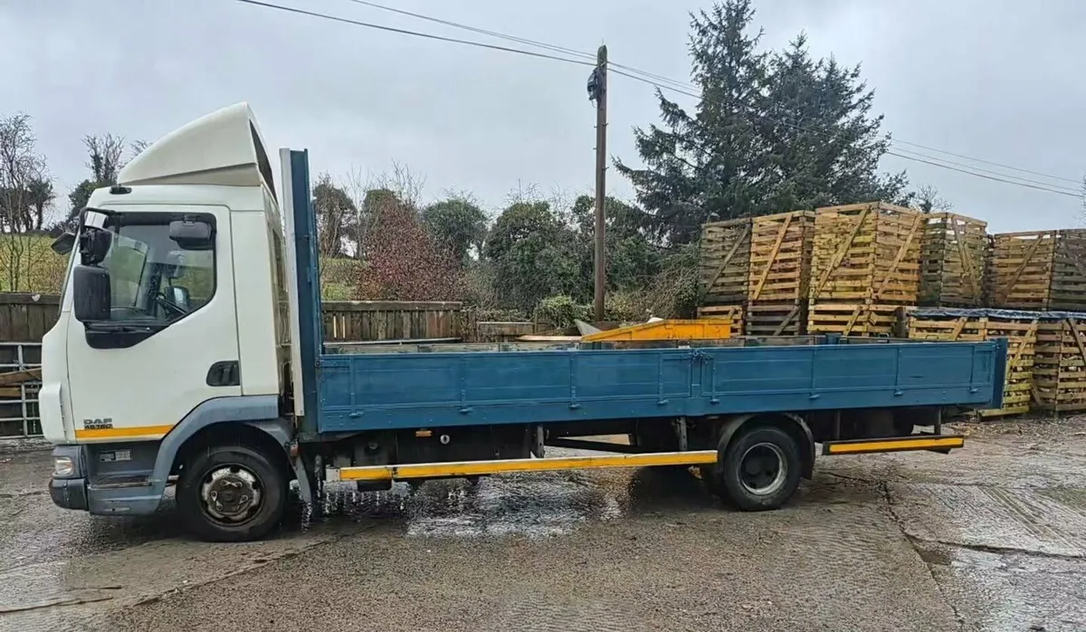 DAF LF 45.160  Truck with 20ft Dropside Body - Image 3