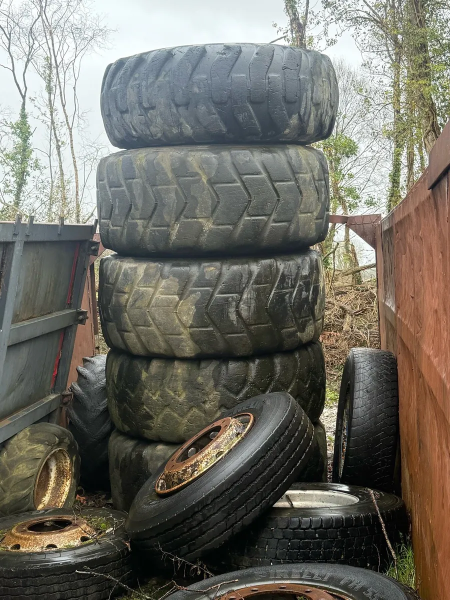 Dumper wheels 10stud of moxy - Image 1