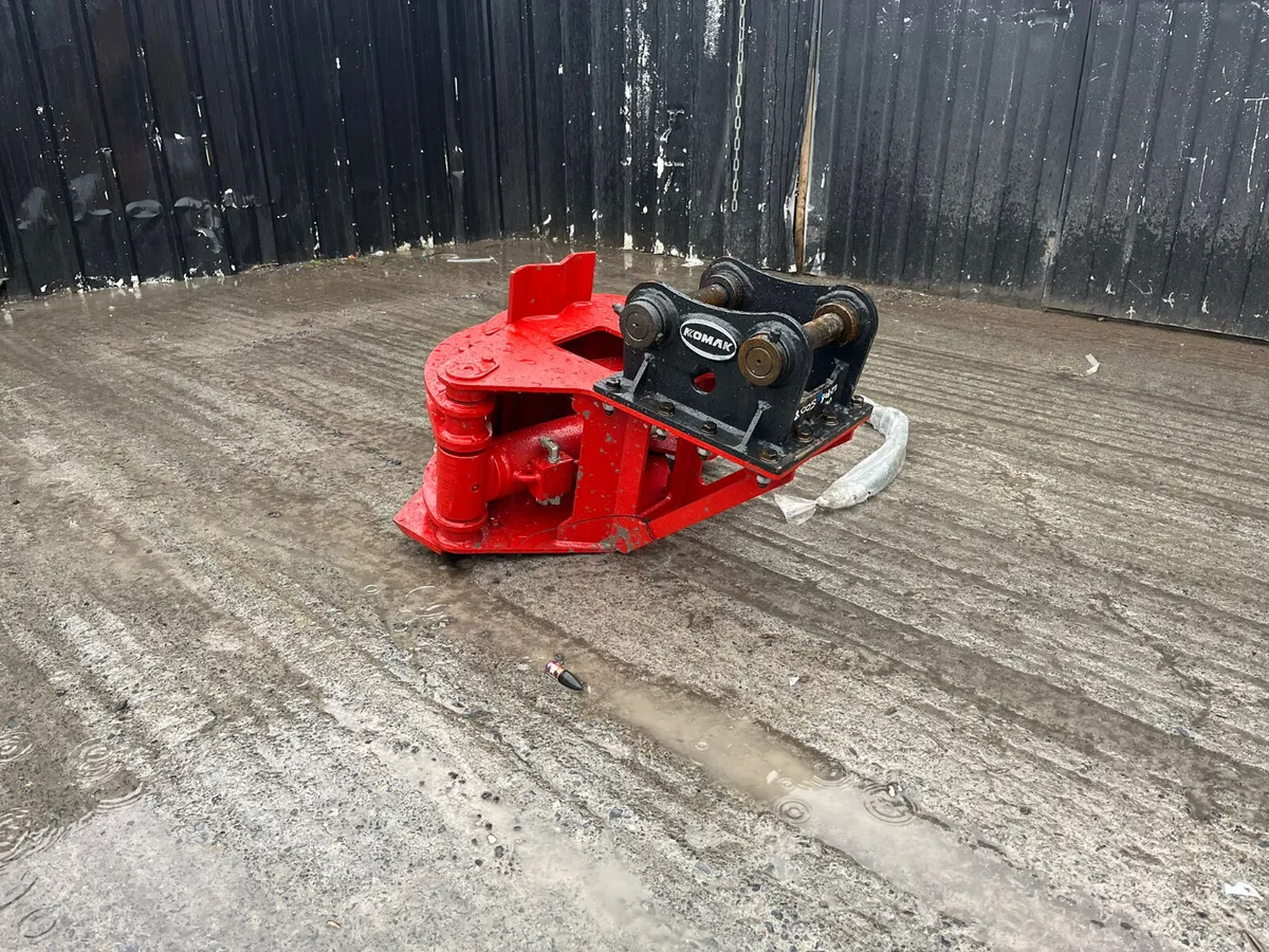 Komak Hydraulic Tree Shear – 45mm Pins - Image 1