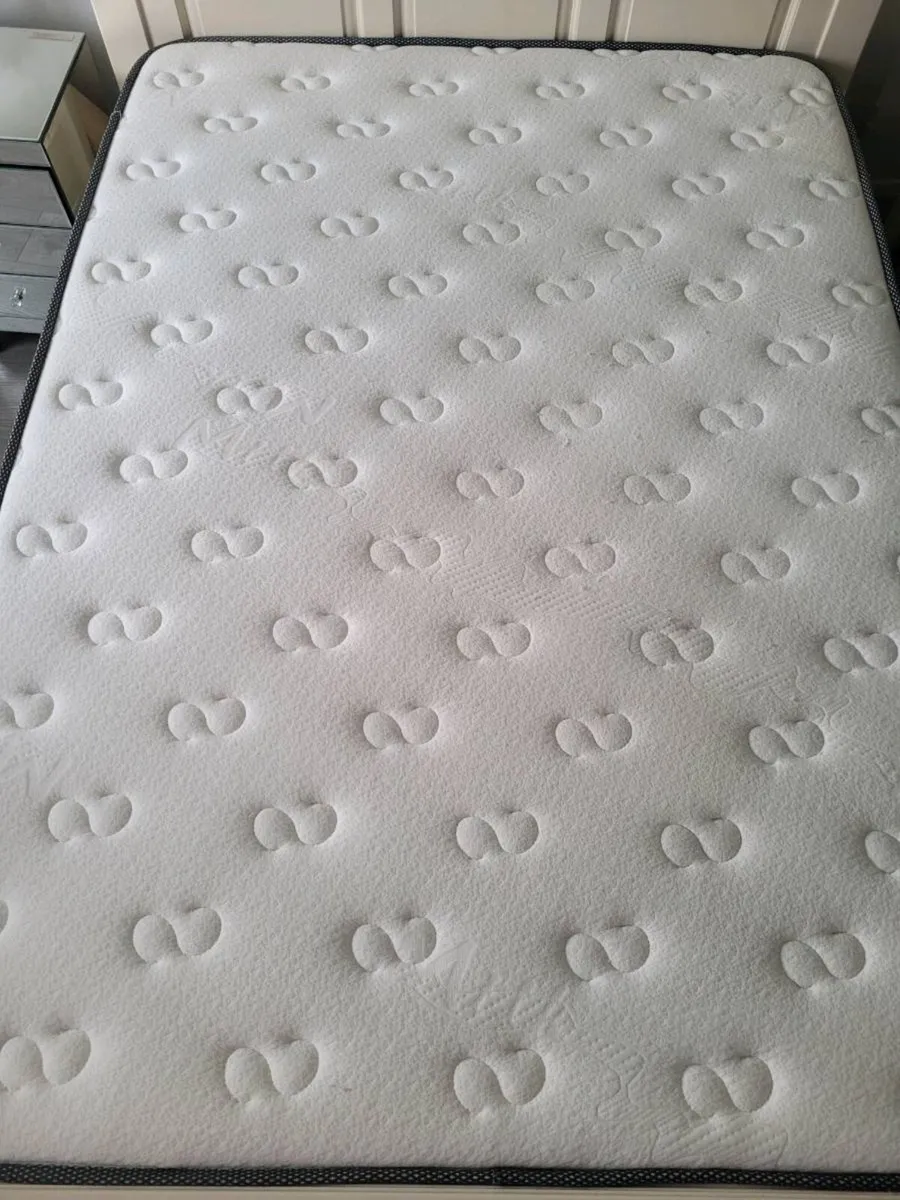 2 year mattress excellent condition - Image 1