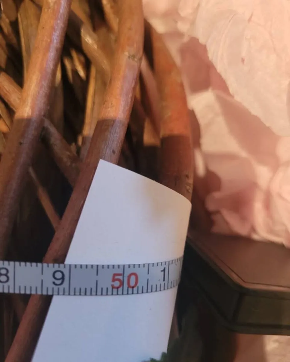 Brand new door wreath Still in box - Image 2