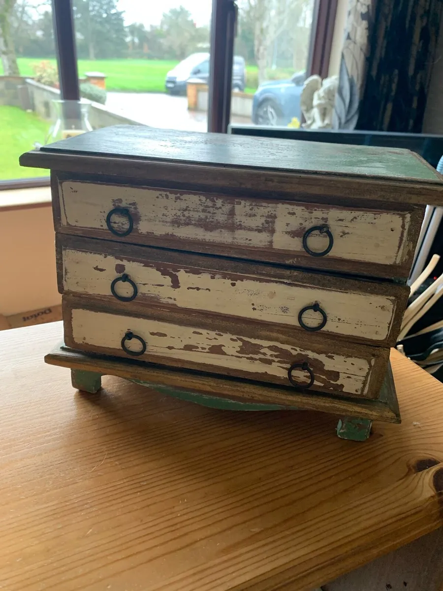 Rustic Vintage Wooden Jewellery Box – 3 Drawers - Image 2