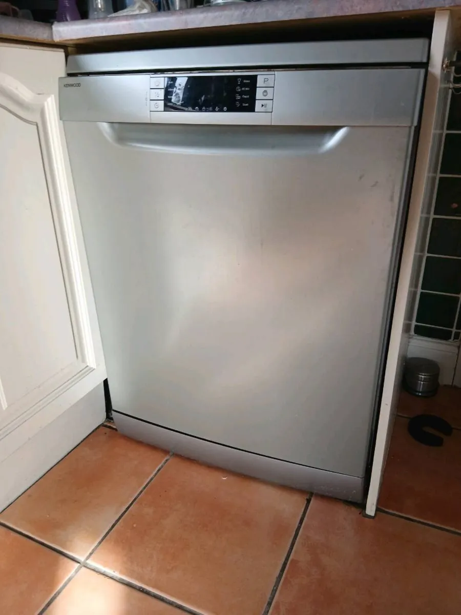 Kitchen and appliances - Image 1