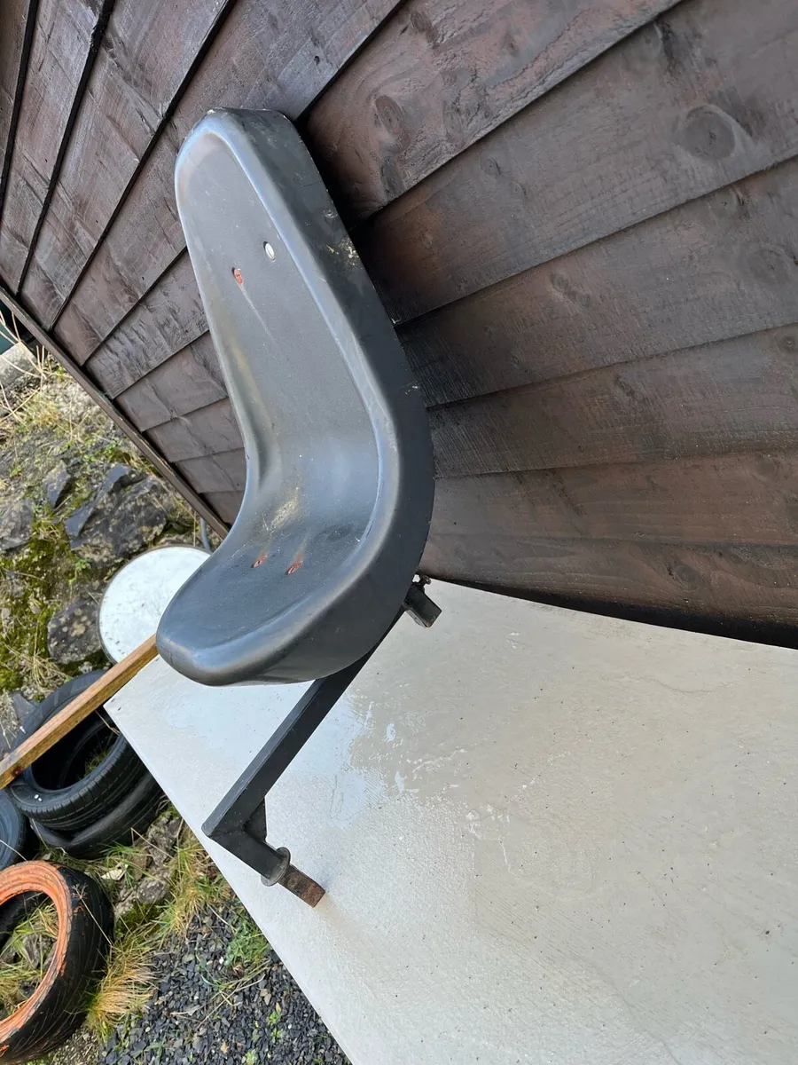 Passenger seat for a go cart - Image 1