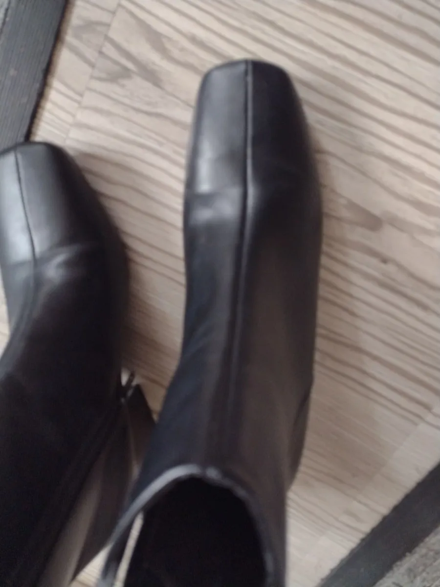 New ladies black boots UK 4 (37) - Image 3
