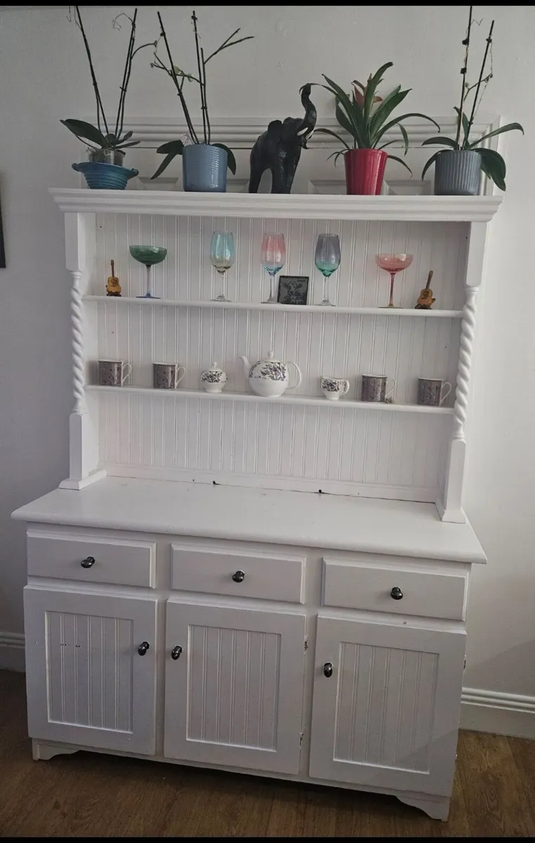 Kitchen dresser