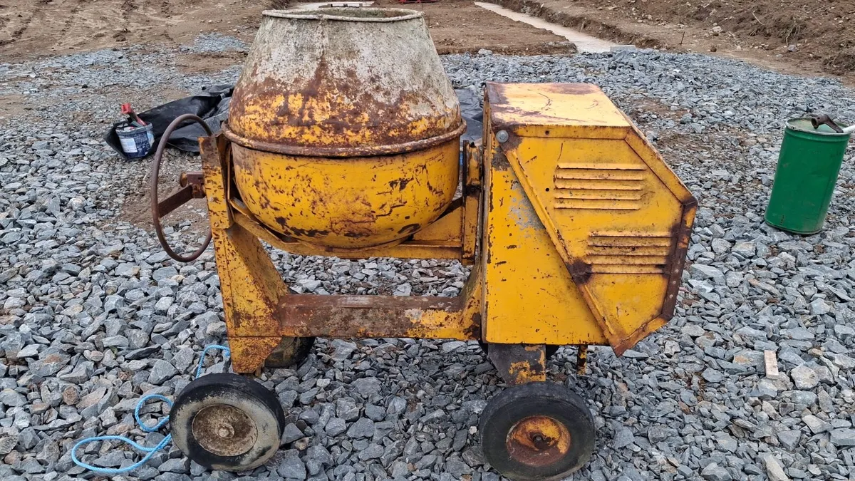 Lister Diesel Mixer - Image 1