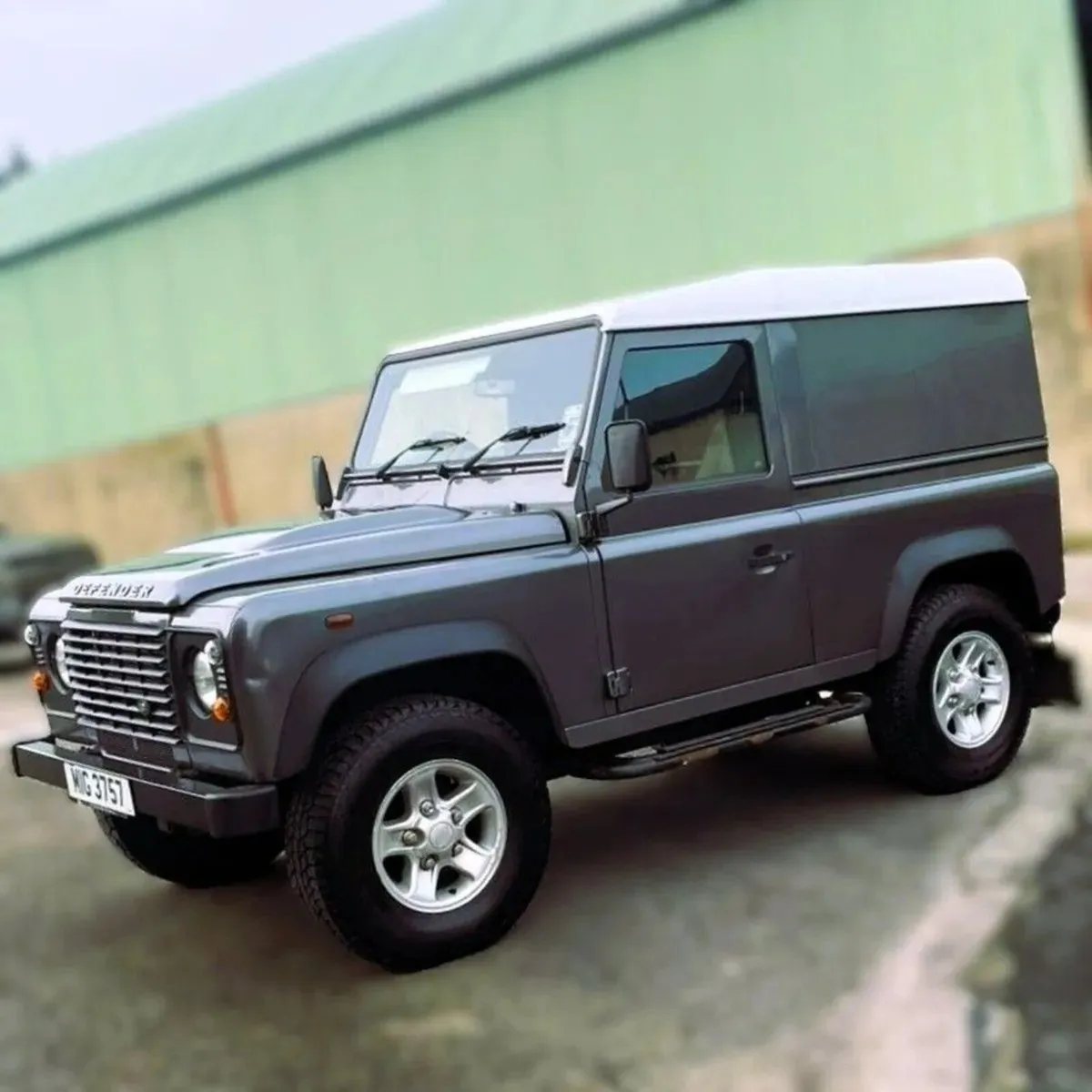 Land Rover Defender 2014 - Image 1