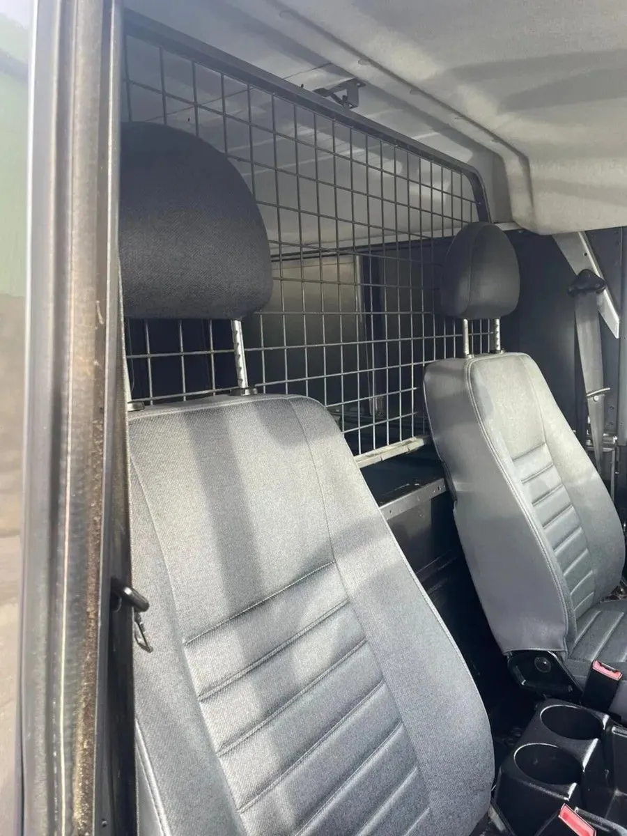 Land Rover Defender 2014 - Image 4