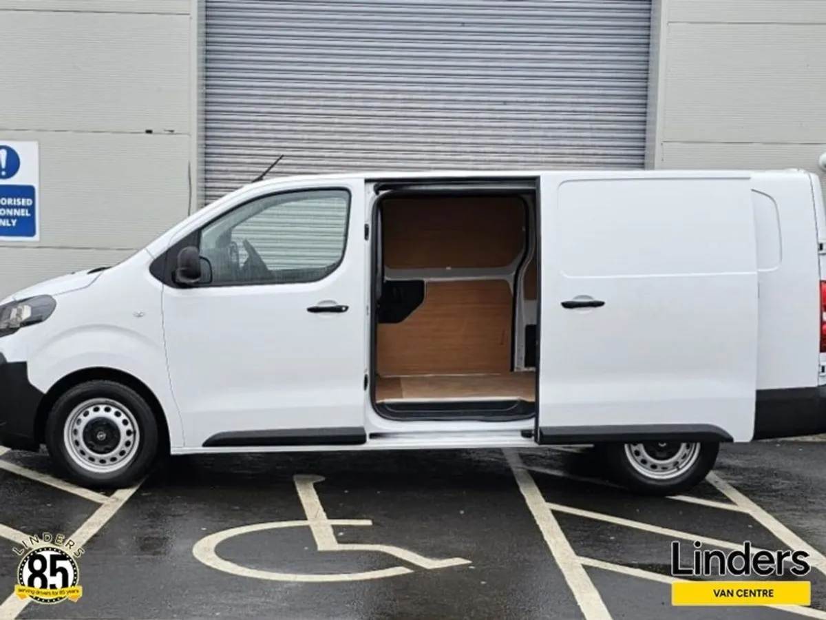 Opel Vivaro LWB EX DEMO - LOW KMS - Image 3