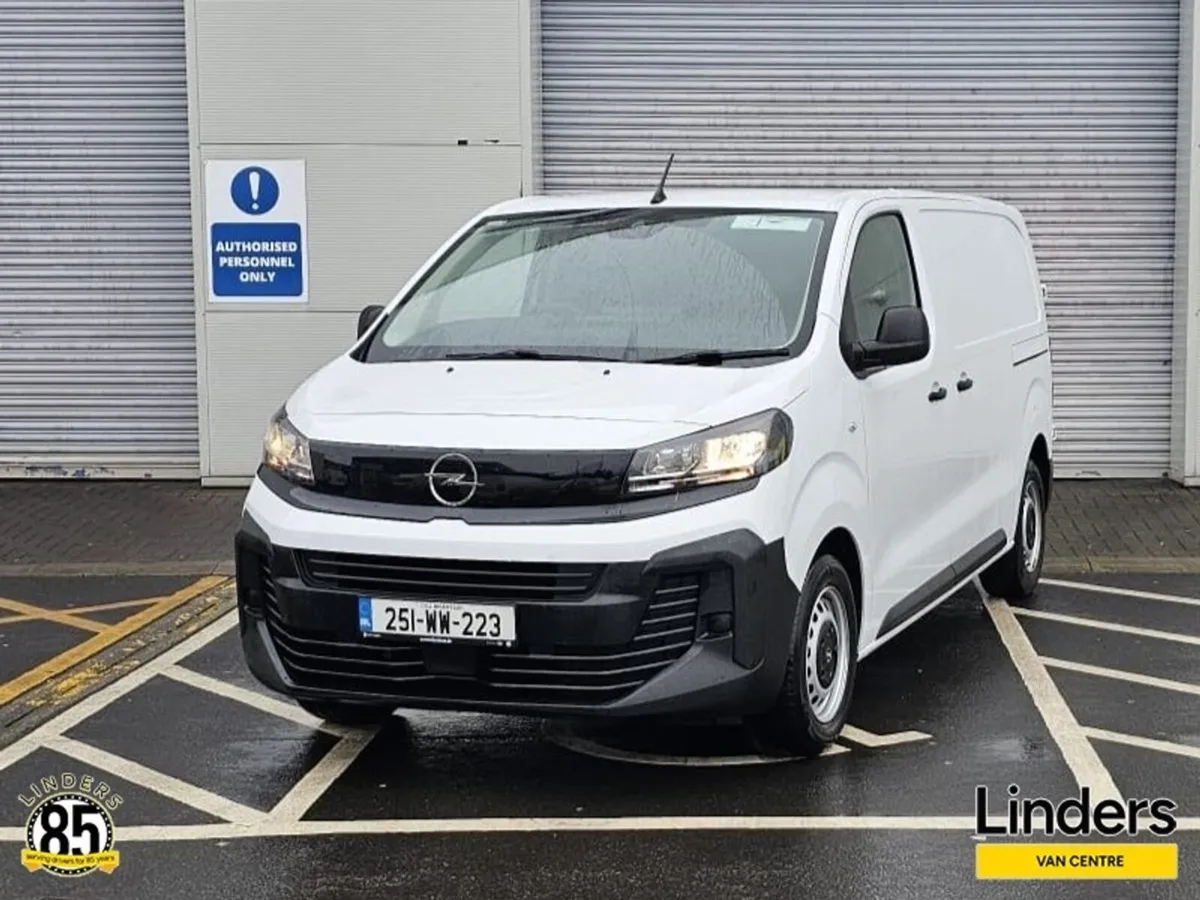 Opel Vivaro MWB - LOW KMS - Image 2
