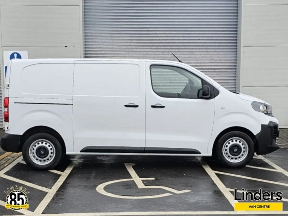 Opel Vivaro MWB - LOW KMS - Image 3