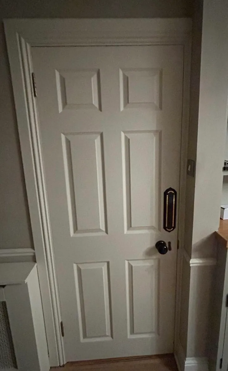 4x internal white 6x panel solid wood doors - Image 2