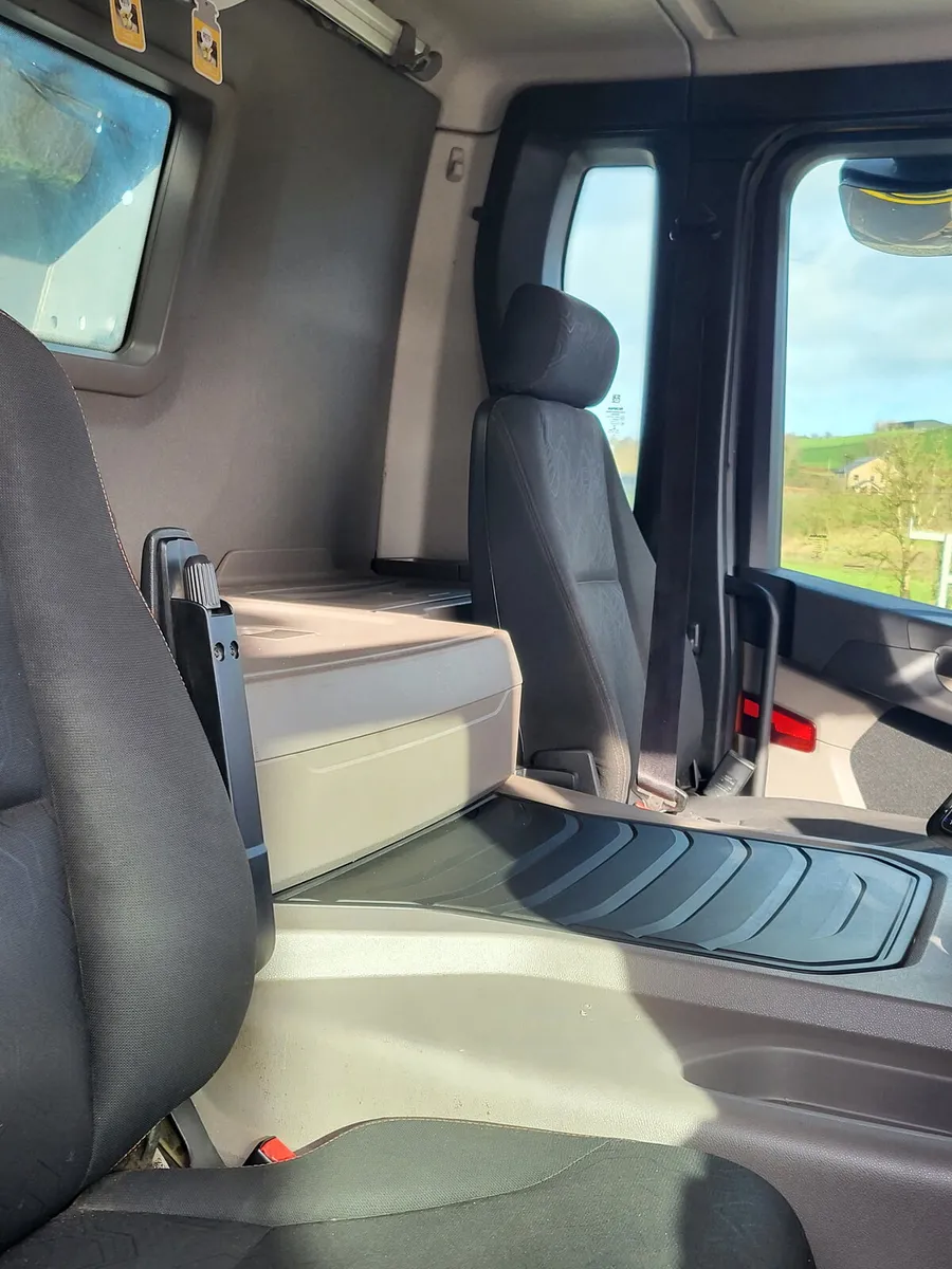 Grab lorry tar/tipper lorry - Image 3