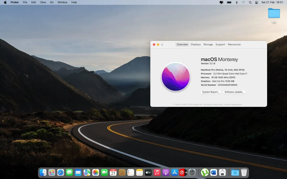 Macbook pro 15.4 - Image 3