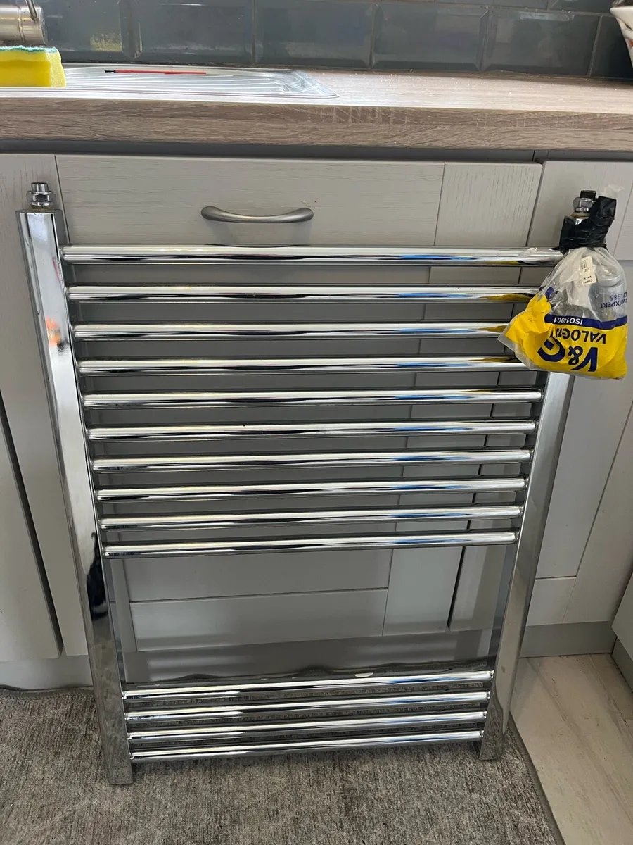 Chrome towel radiator