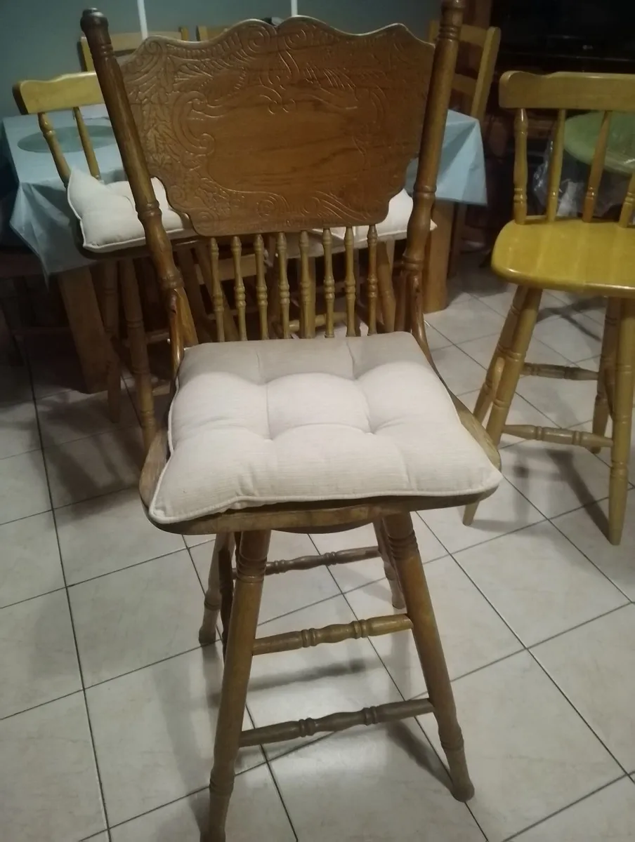 Kitchen island stools - Image 3