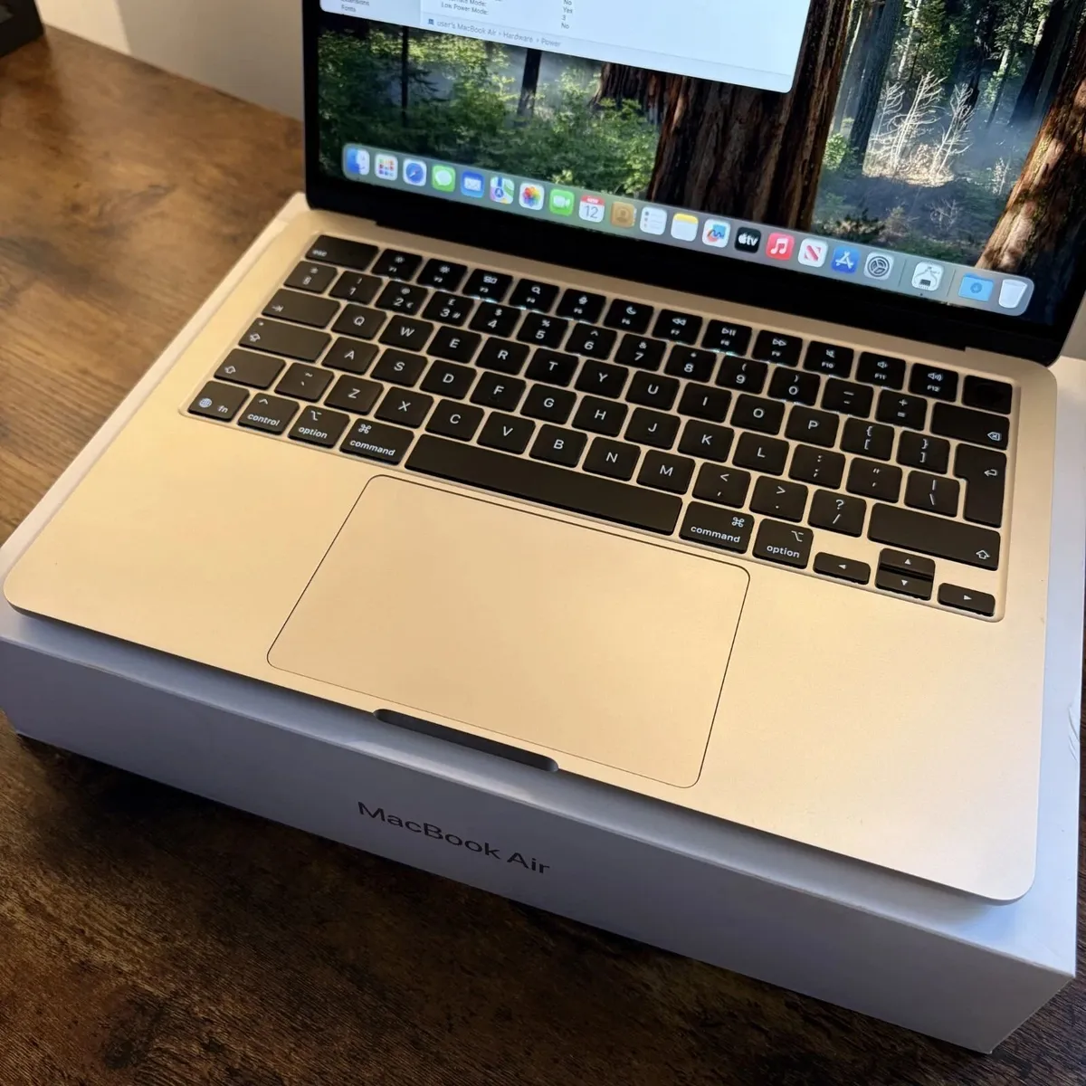 MacBook Air 13.6" M4 16GB / 256GB SSD *38 Cycles* - Image 3
