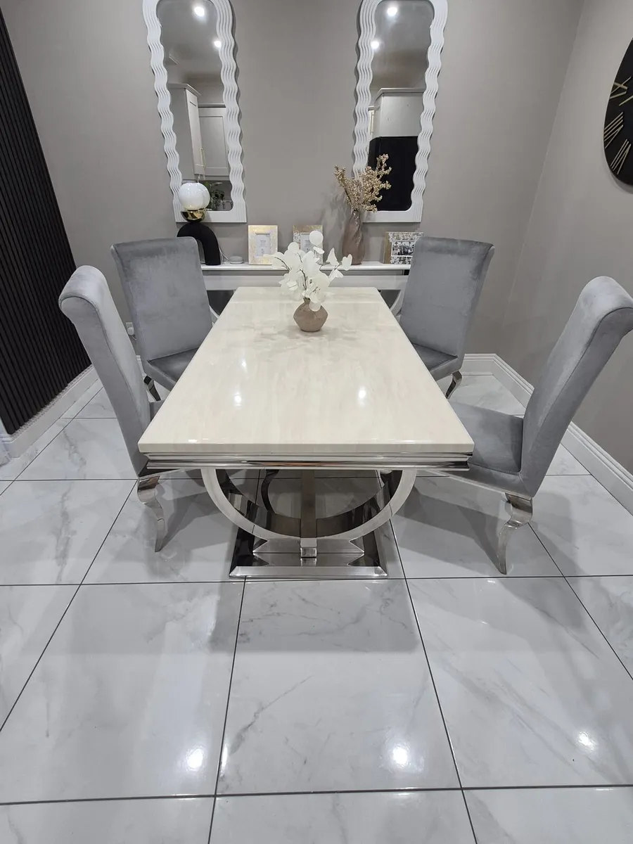 Marbel table & chairs - Image 1