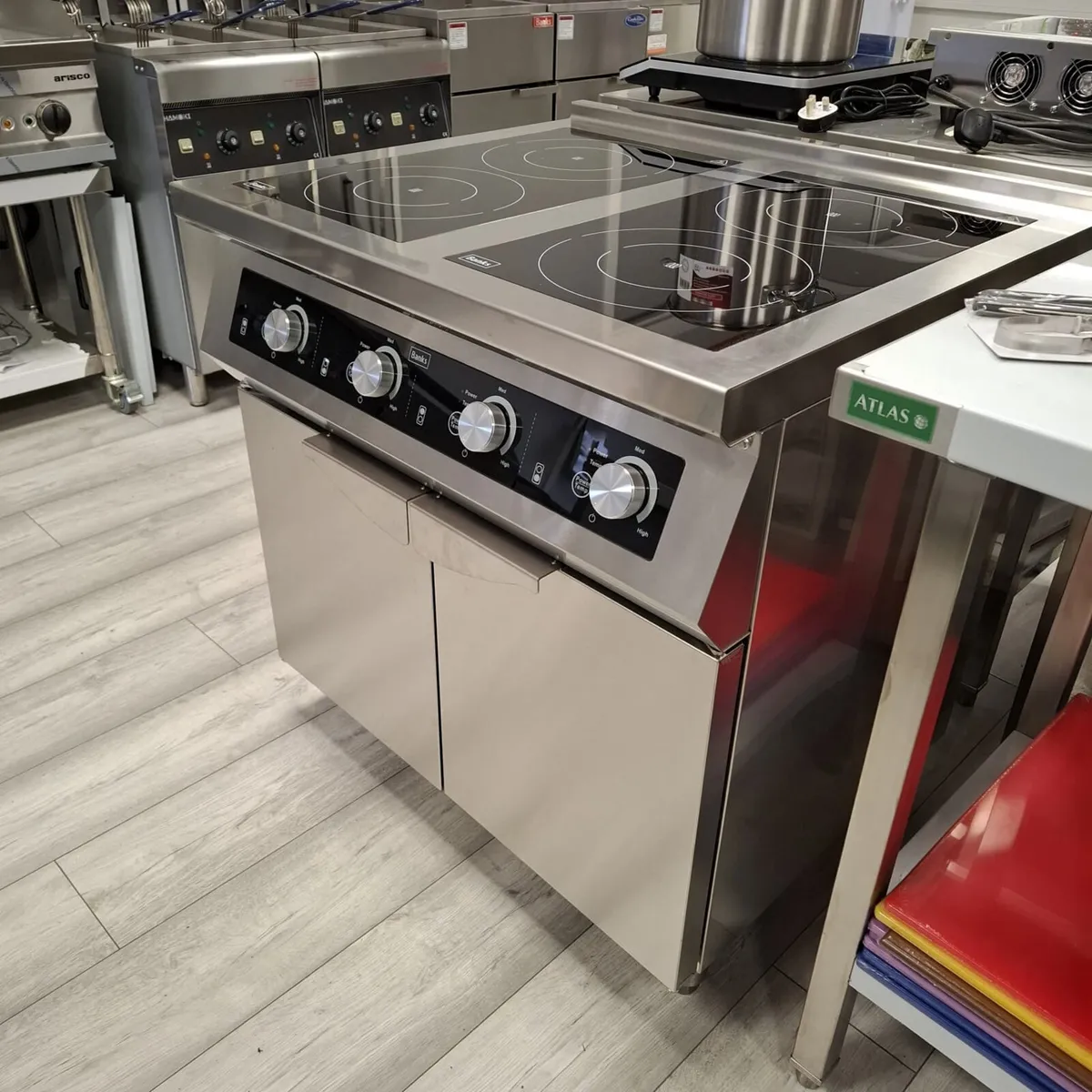 Banks 4 Ring Induction Hob w/ Ambient Cupboard - Image 3