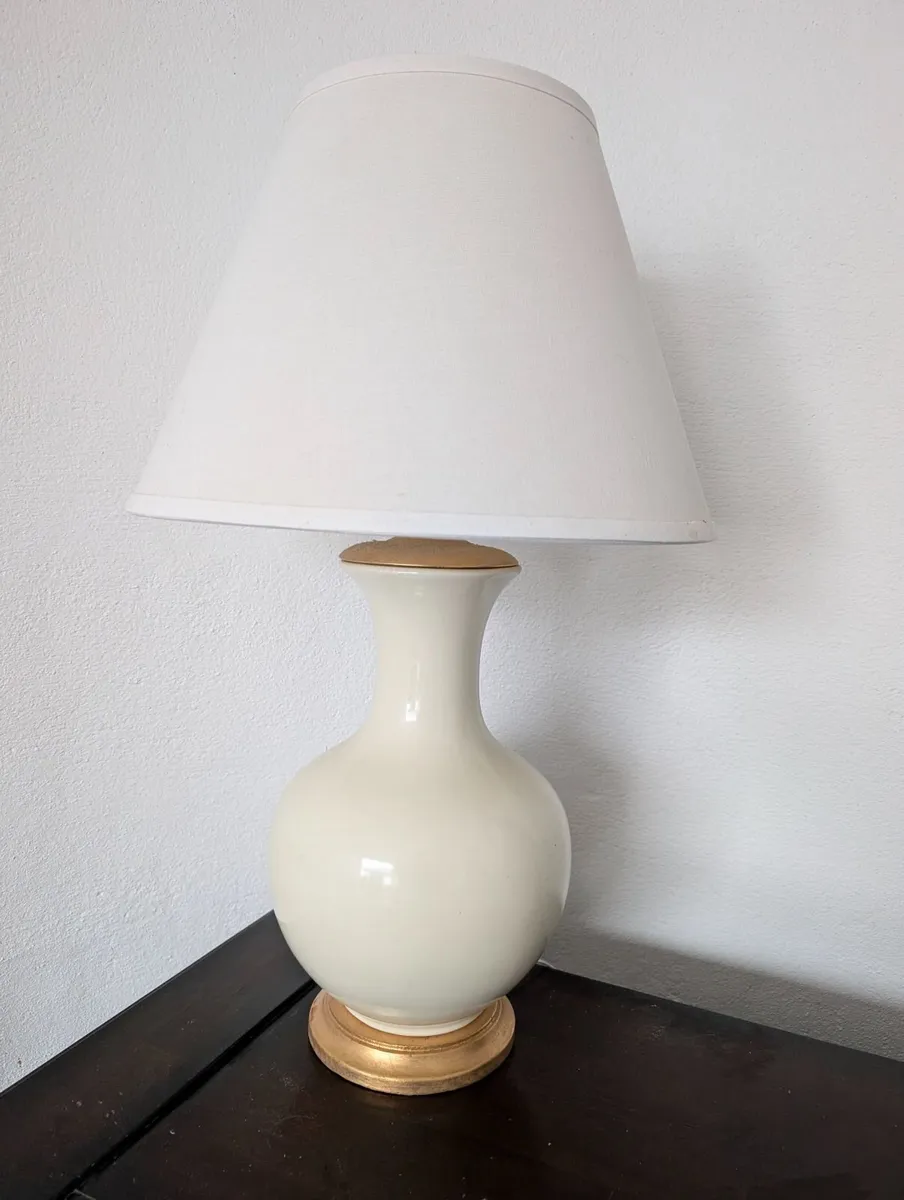 Set of 2 Laura Ashley Bedside lamps - Image 2