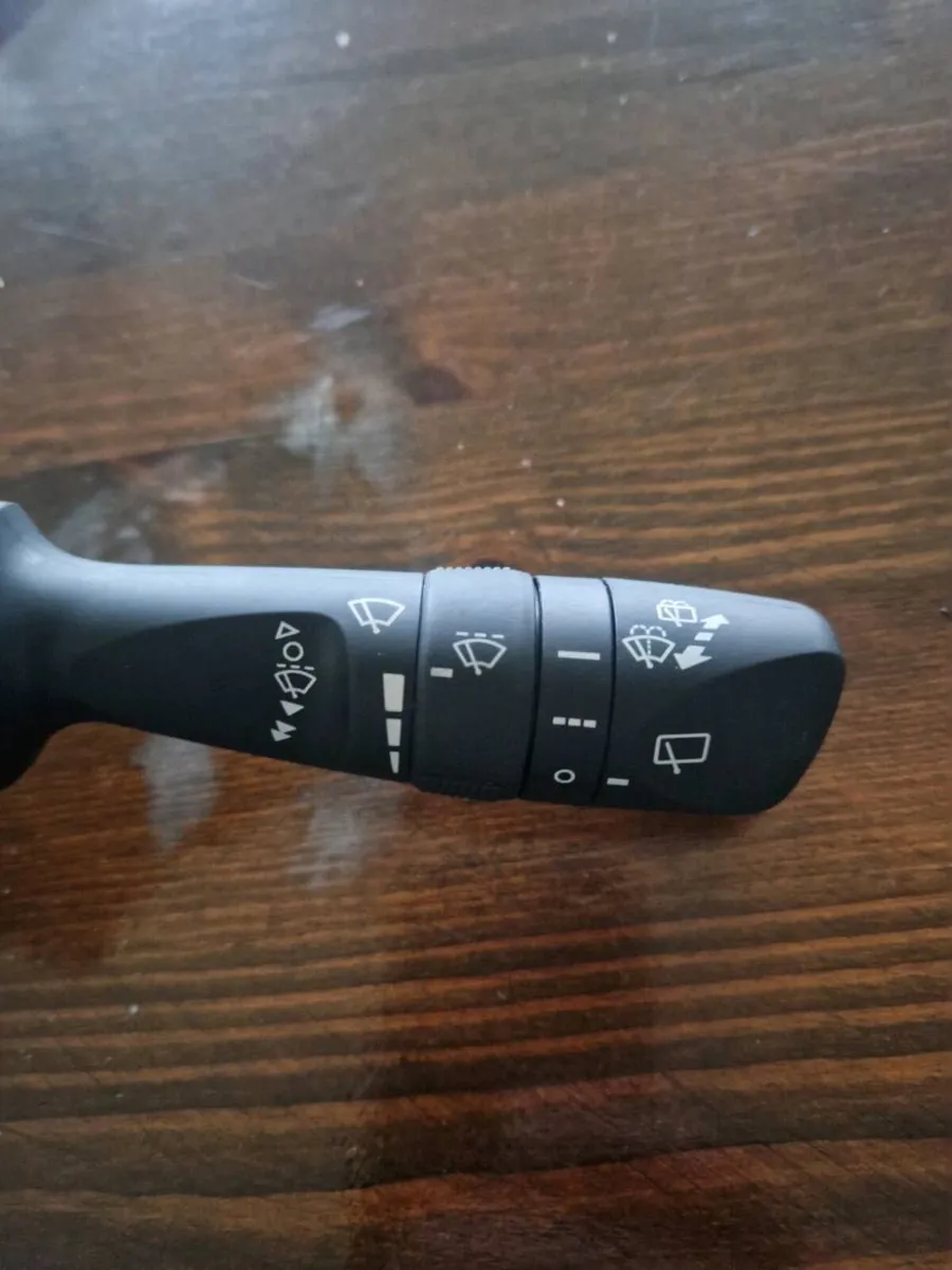 Toyota Auris wiper stalk - Image 1