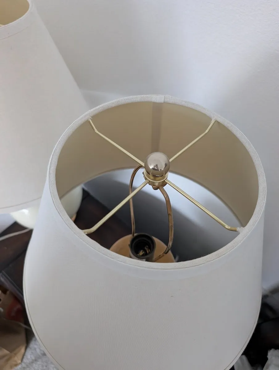 Set of 2 Laura Ashley Bedside lamps - Image 3