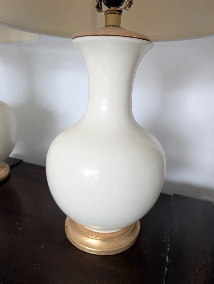 Set of 2 Laura Ashley Bedside lamps - Image 4