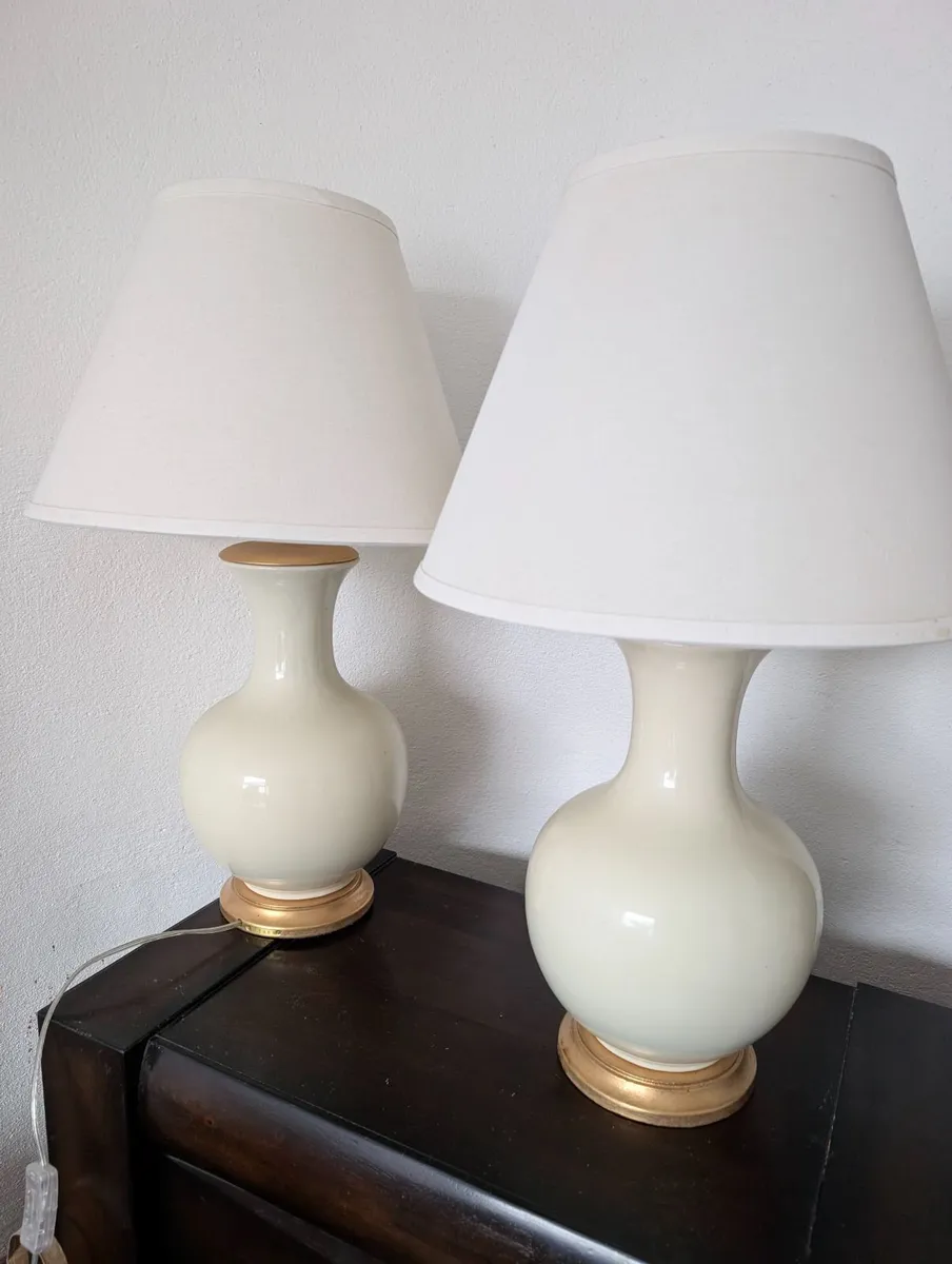 Set of 2 Laura Ashley Bedside lamps - Image 1
