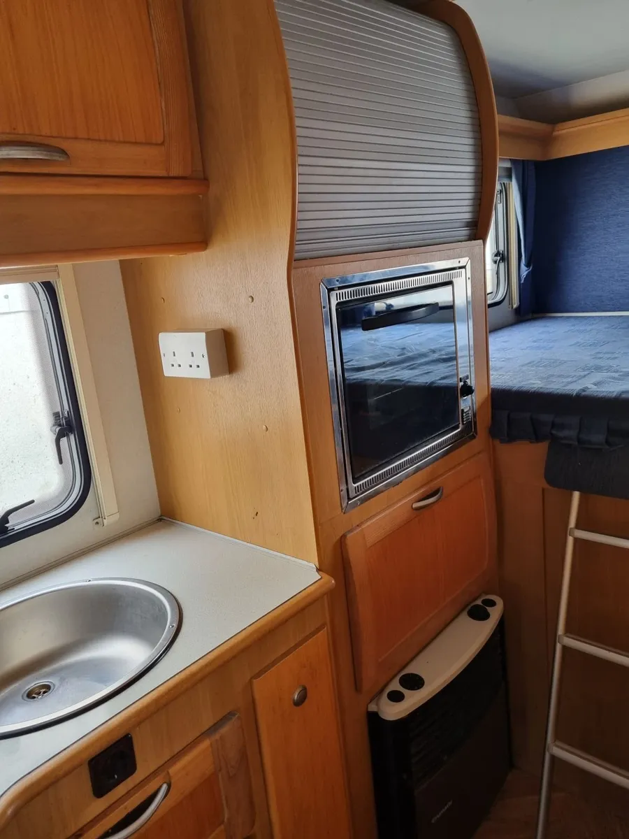 Camper van - Image 2