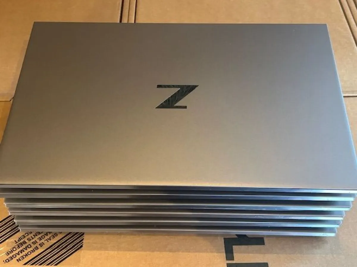 HP ZBook Studio 15.6"-i7-32GB-SSD-4GB Graphics - Image 2