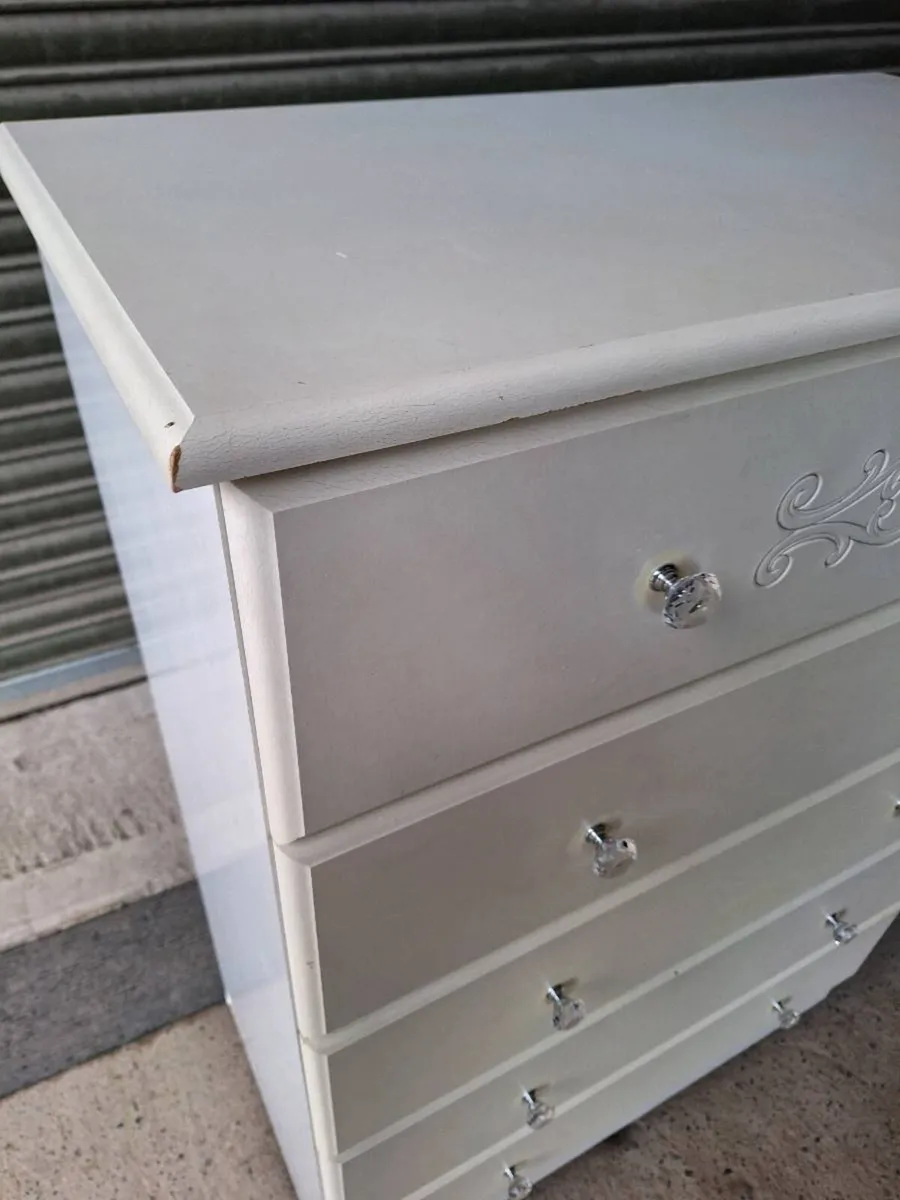 Old White Chest of 5 Drawers (DELIVERY) - Image 2