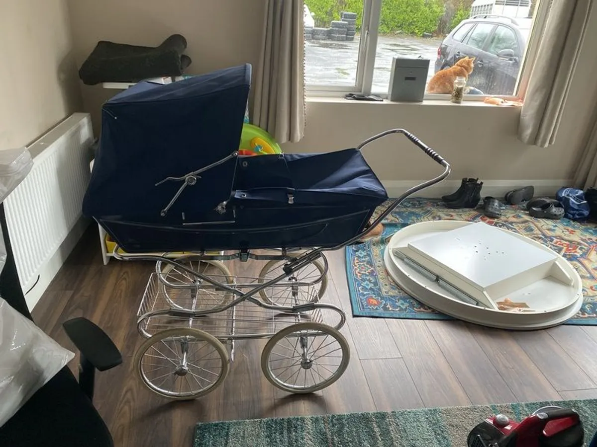 Free pram - Image 2