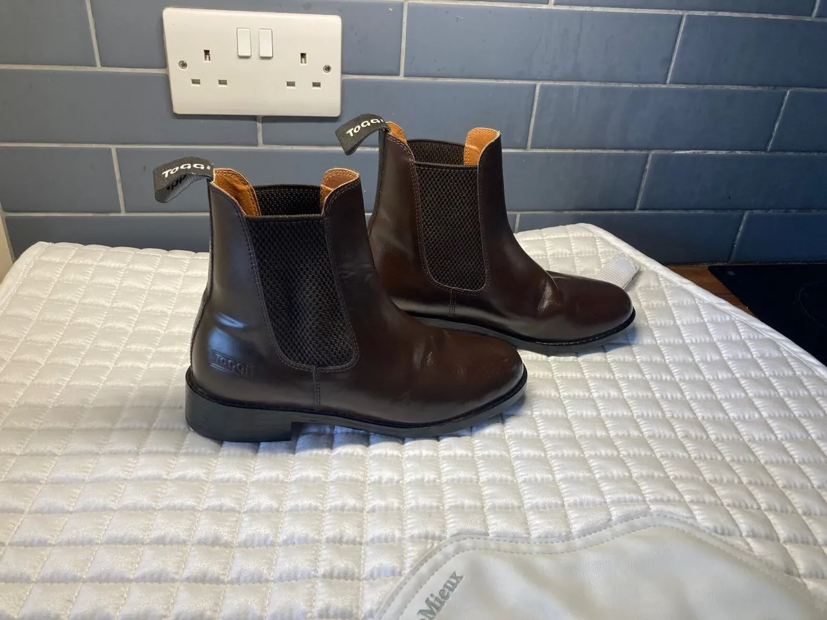 AS NEW  - Toggi  Ottowa kids leather jodhpur boots - Image 3