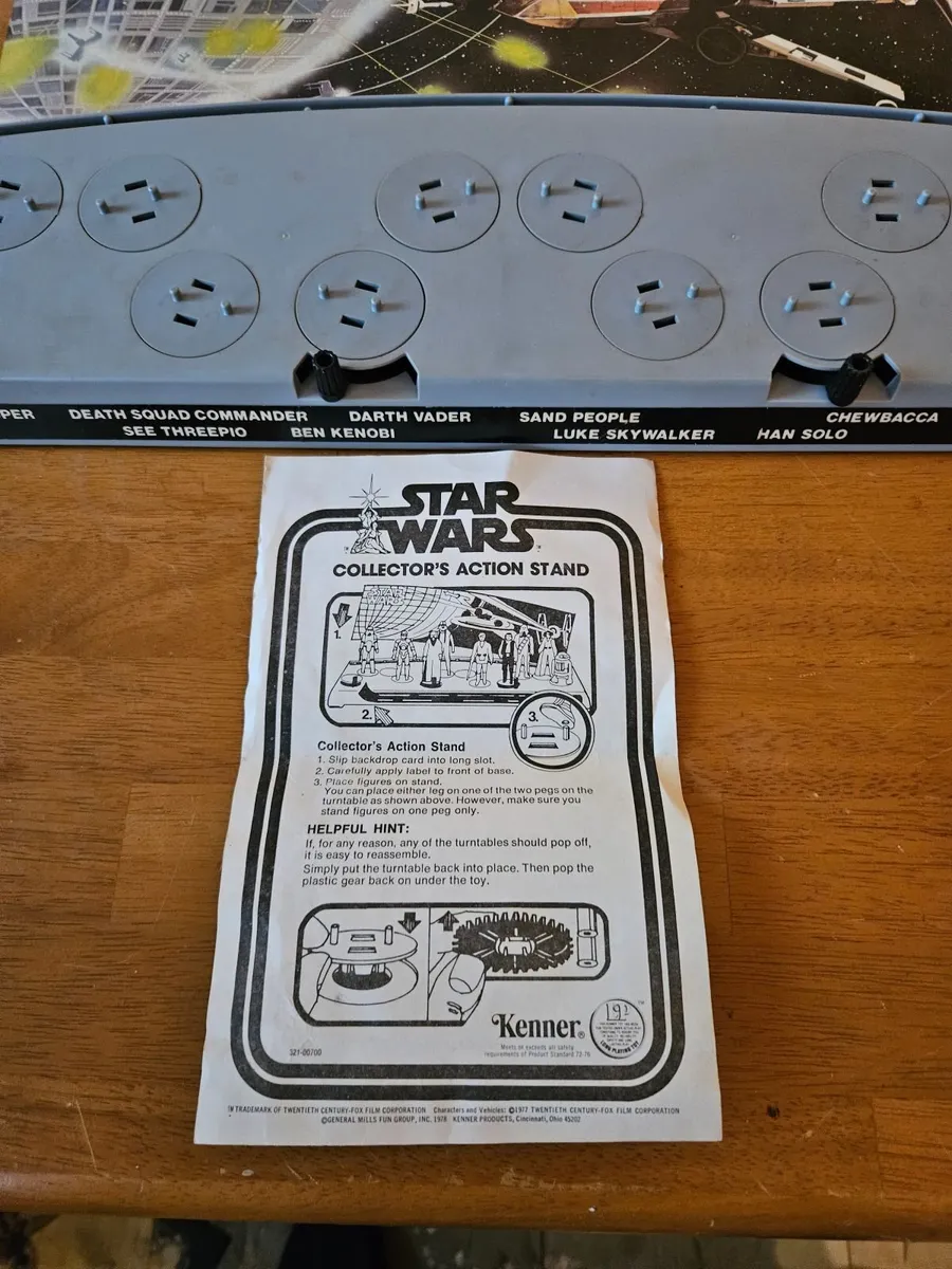 Vintage Star Wars Action Display Stand - Image 3