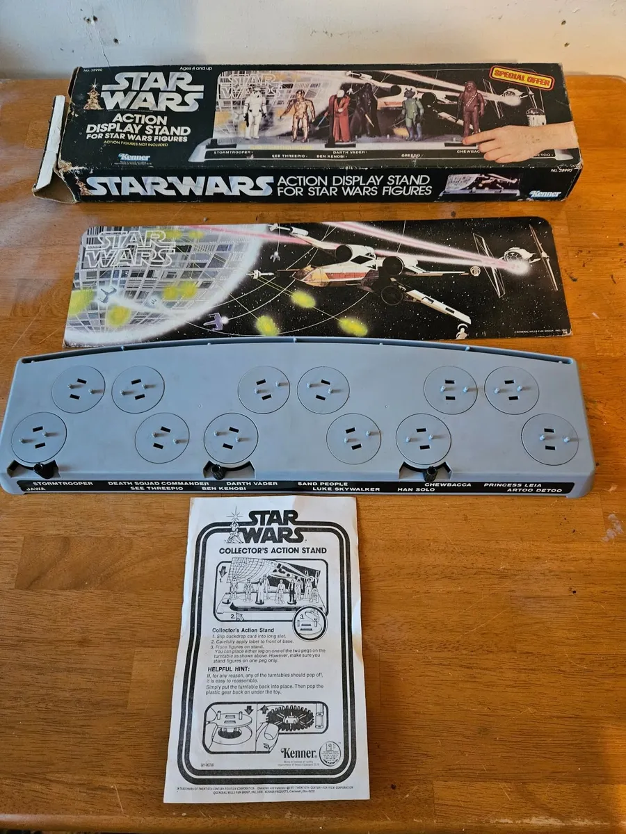 Vintage Star Wars Action Display Stand - Image 1
