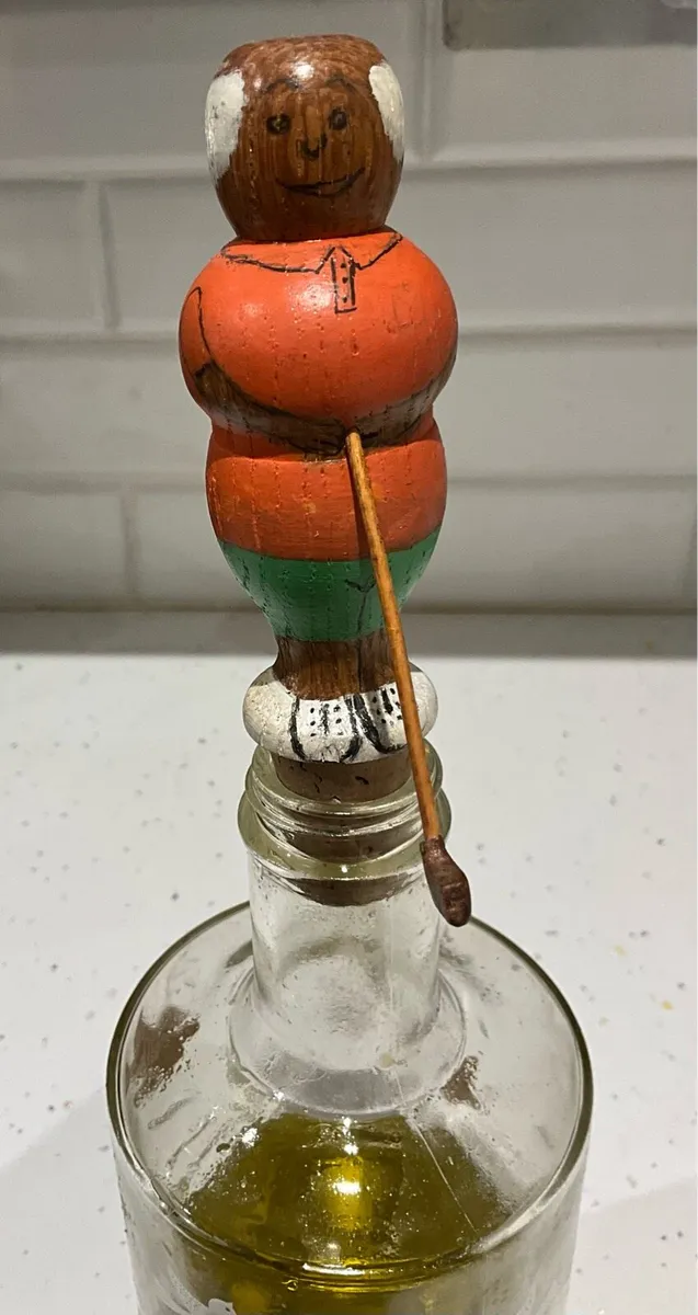 Vintage Carved Wooden Bottle Stopper - Image 2