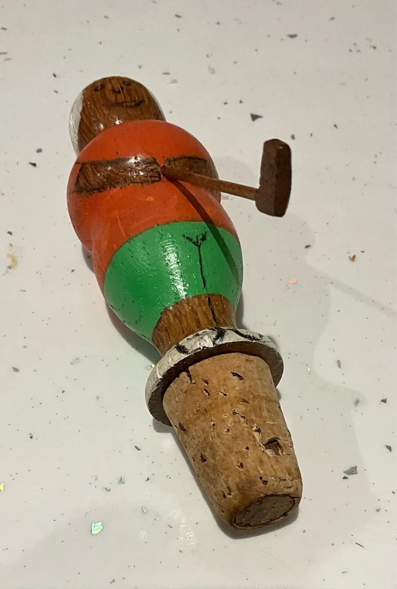 Vintage Carved Wooden Bottle Stopper - Image 3