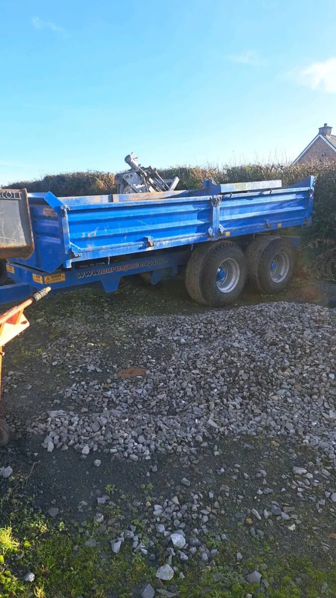 2022 like new euro spec trailer with bale extensio - Image 1