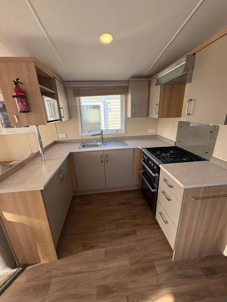 Swift Bordeaux Exclusive - Image 2