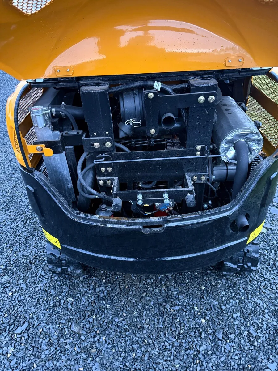 1.8T  mini digger diesel - Image 3