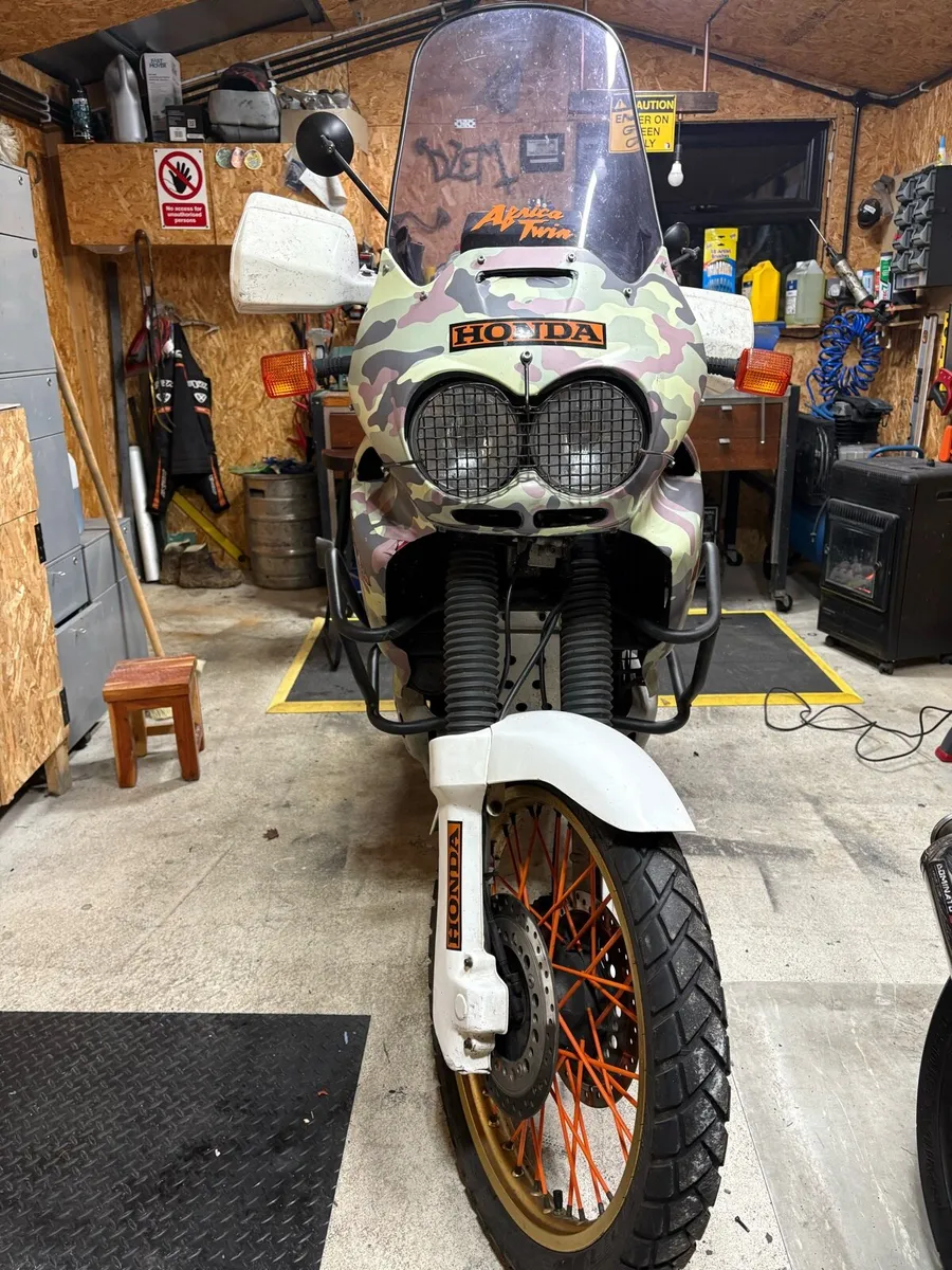 Honda XRV 750 Africa Twin - Image 2
