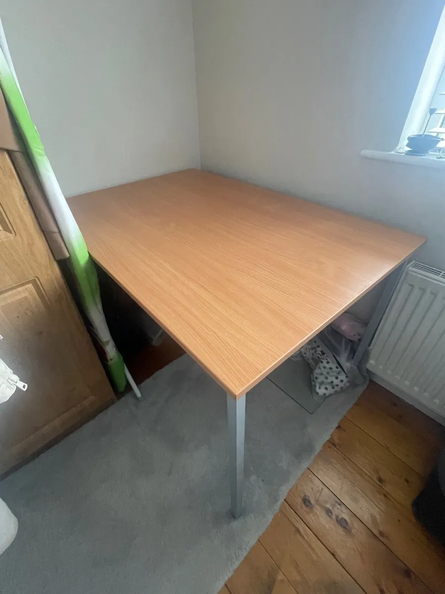 1200x800 Desk – Like New – 1 Year Old - Image 1