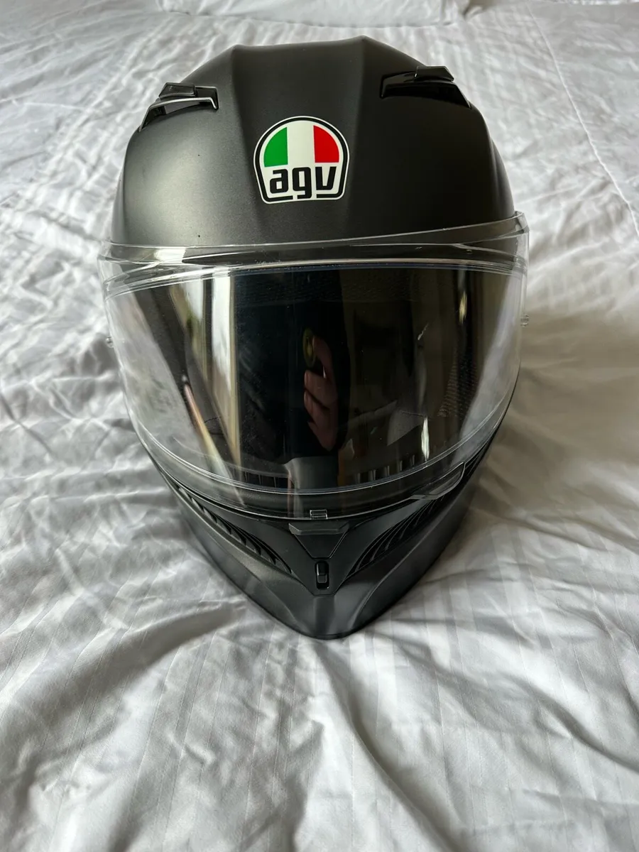 Motorbike Helmets XL - Image 3