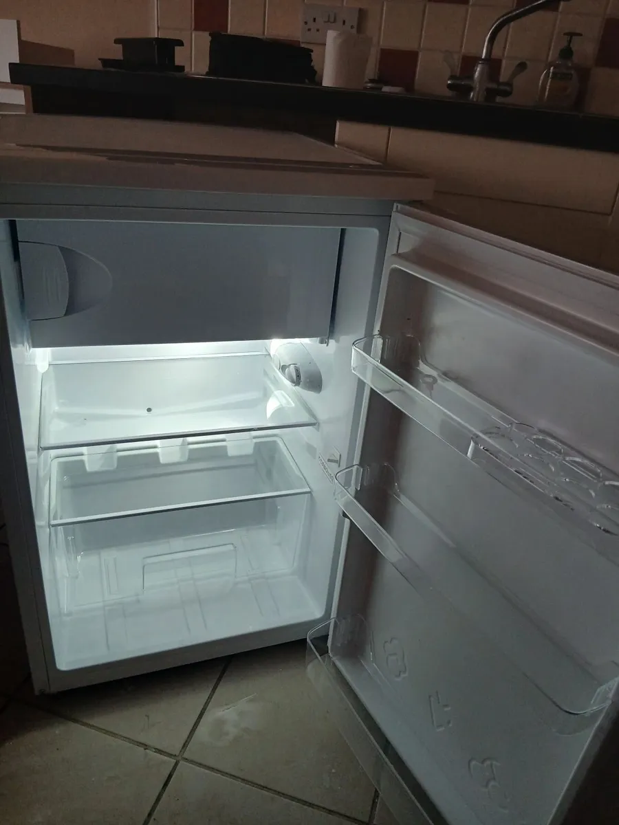 Powerpoint Undercounter  Fridge & Freezer 6 months - Image 4