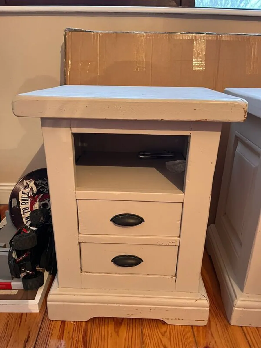 King Size bed & 2 x Lockers - Image 2