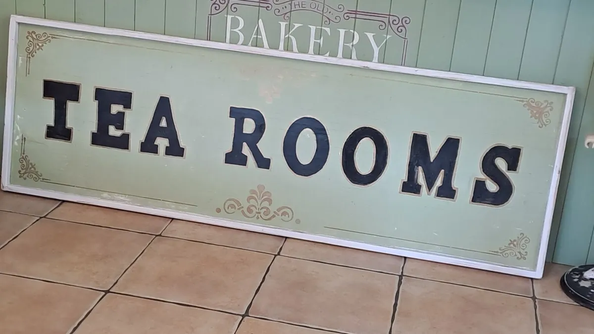 Large vintage style wooden tea rooms sign - Image 4
