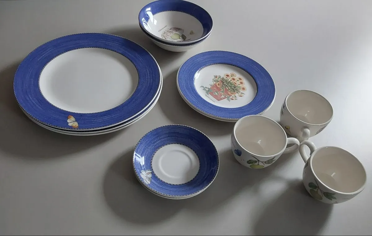 Wedgwood Sarahs Garden Queens Ware Set - Image 2