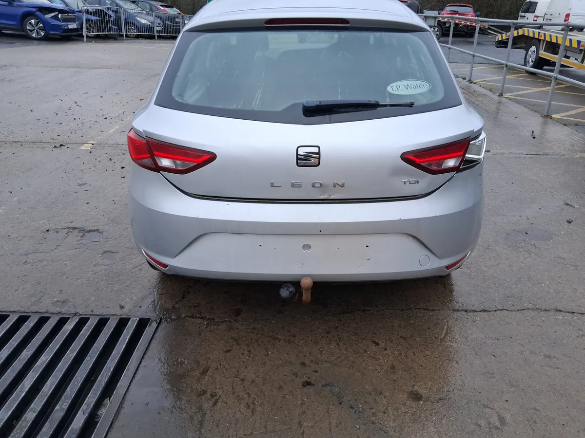 2015 SEAT LEON 1.6 clh (for parts only) - Image 4